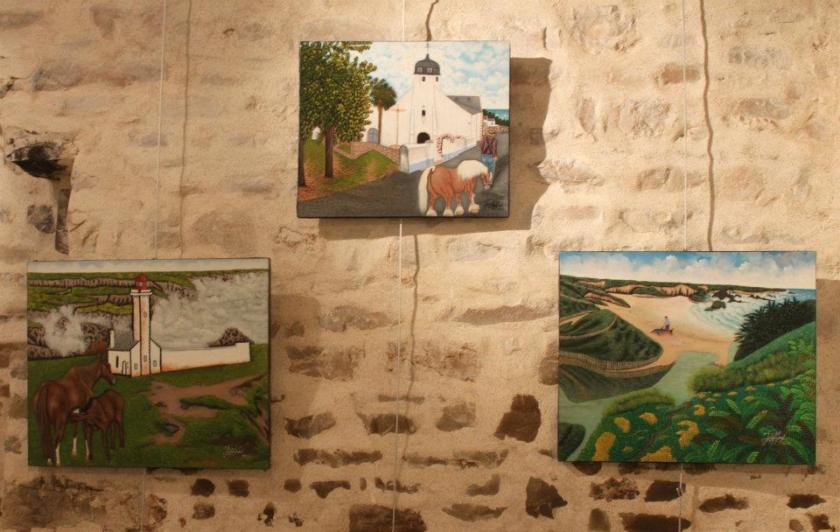 405198_308066409229131_392799363_n