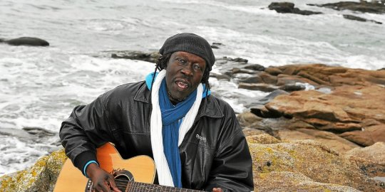 ploemeur-le-musicien-geoffrey-oryema-est-decede-a-l-age-de-6_4016812_540x270p