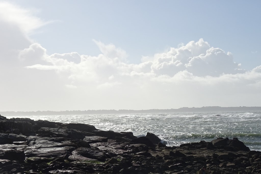 Mon regard au loin vers le ciel et par delà&nbsp;l&rsquo;océan….
